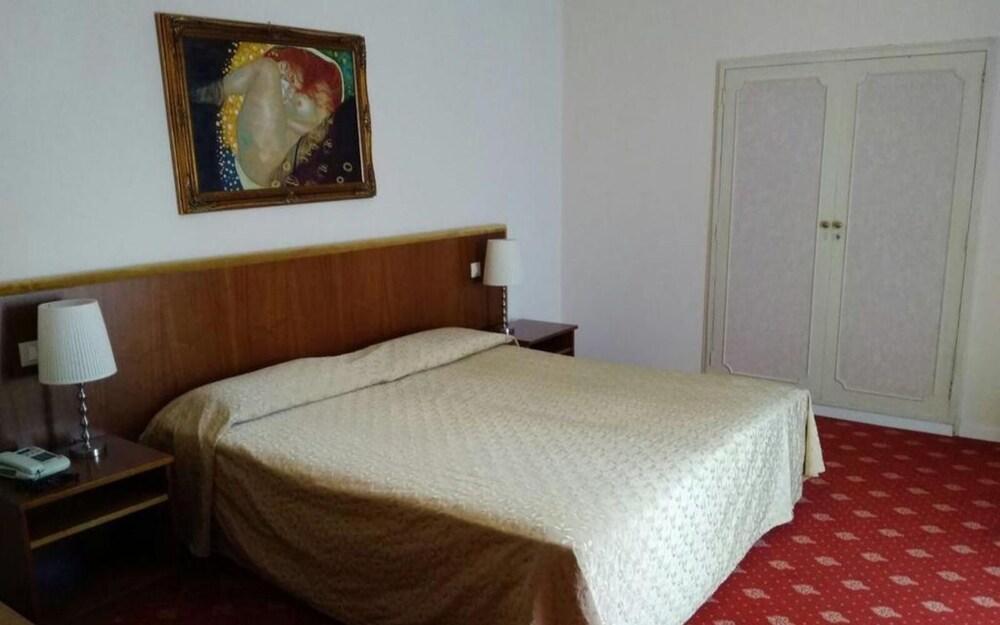 Grand Hotel Regina Salsomaggiore Салсомаджоре Терме Екстериор снимка